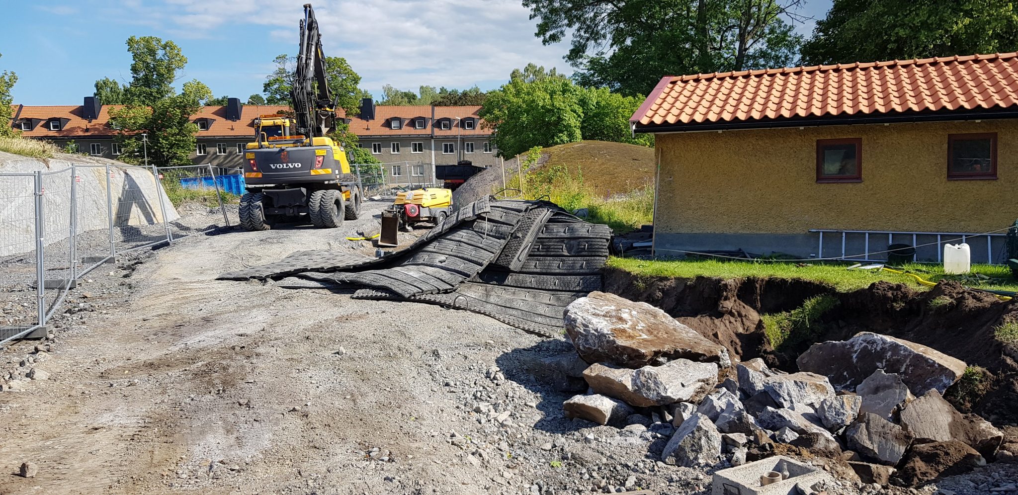 Controlled blasting Royex Rock Breaking & Excavation Safe, Reliable and Low noise rock